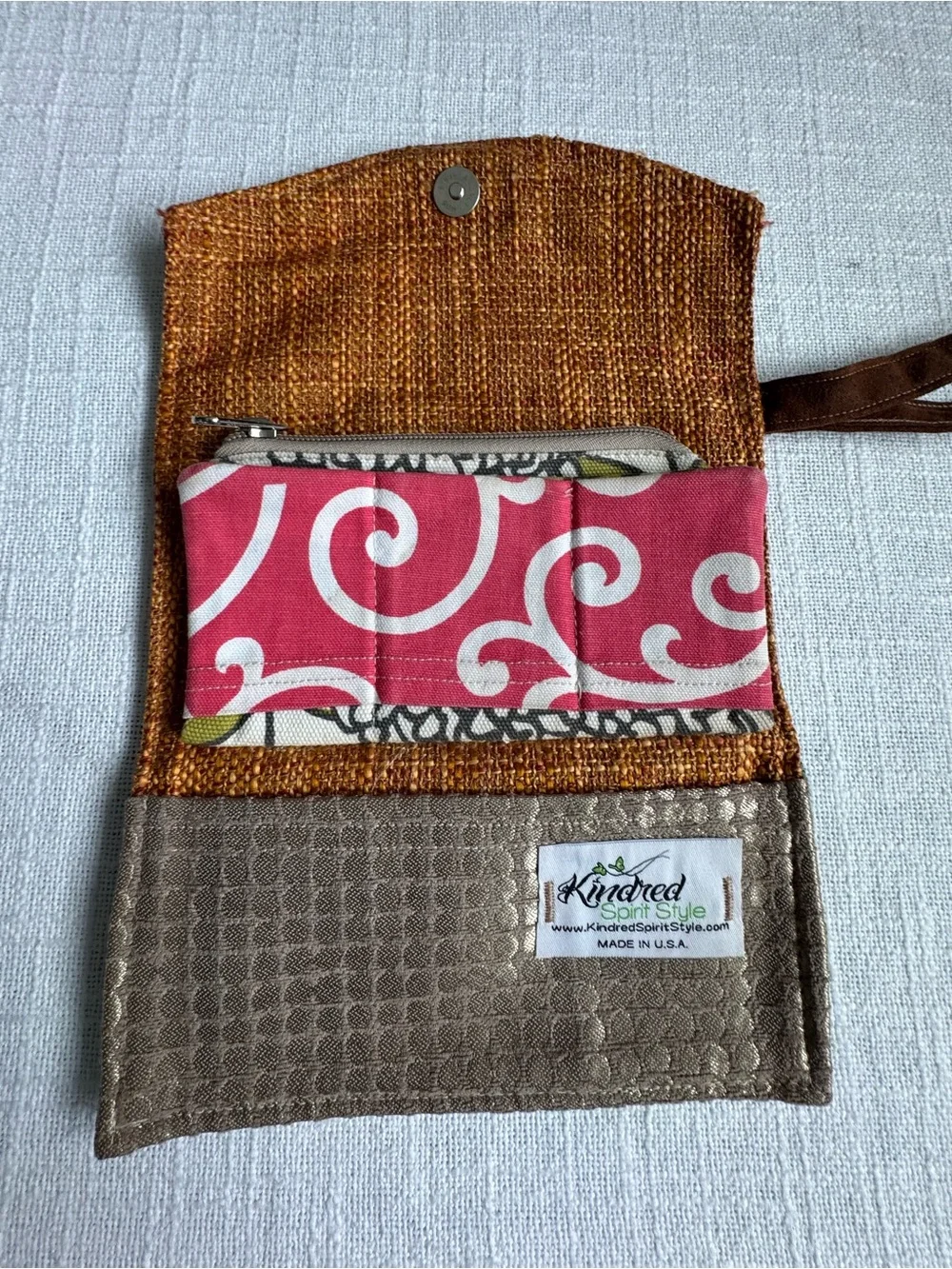 Kindred Spirit Style Wristlet Clutch in Multicolor Fabric Multipocket